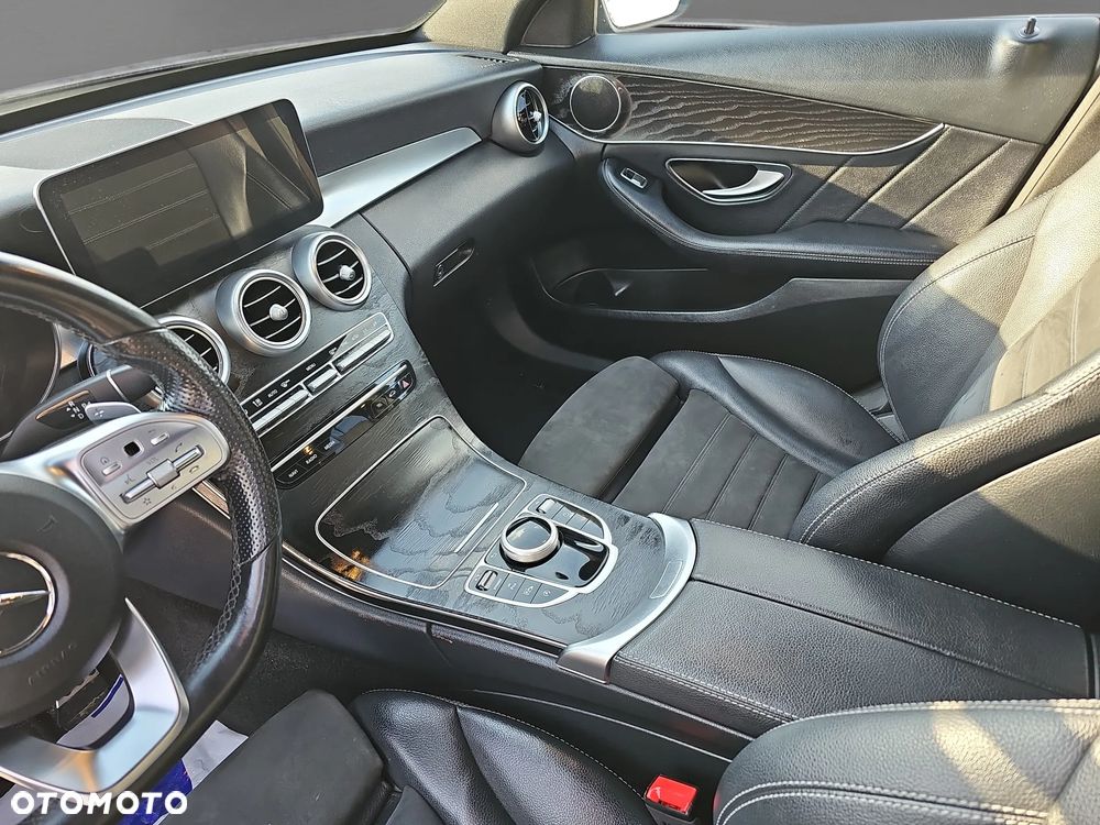 Mercedes-Benz Klasa C 300 9G-TRONIC - 15