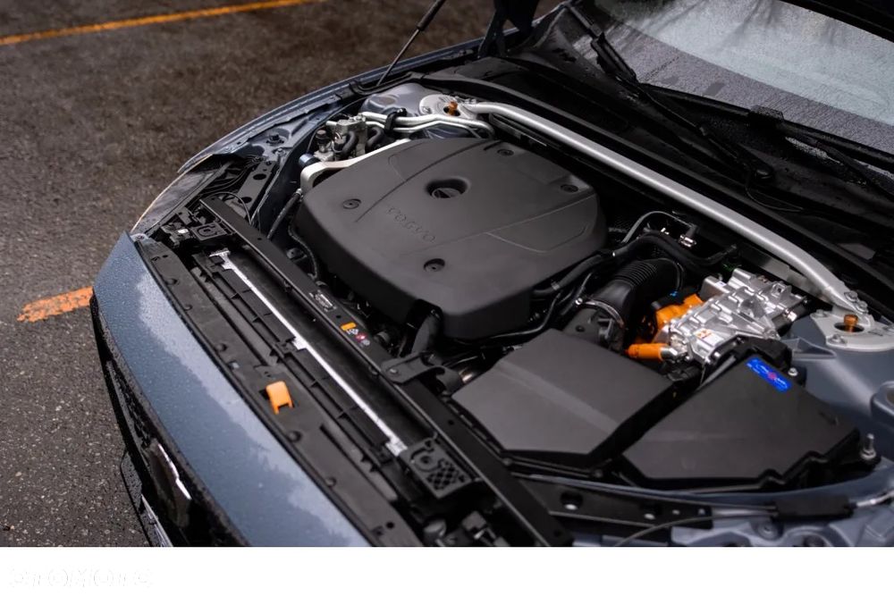 Volvo V60 T8 AWD Plug-In Hybrid Polestar Engineered - 9