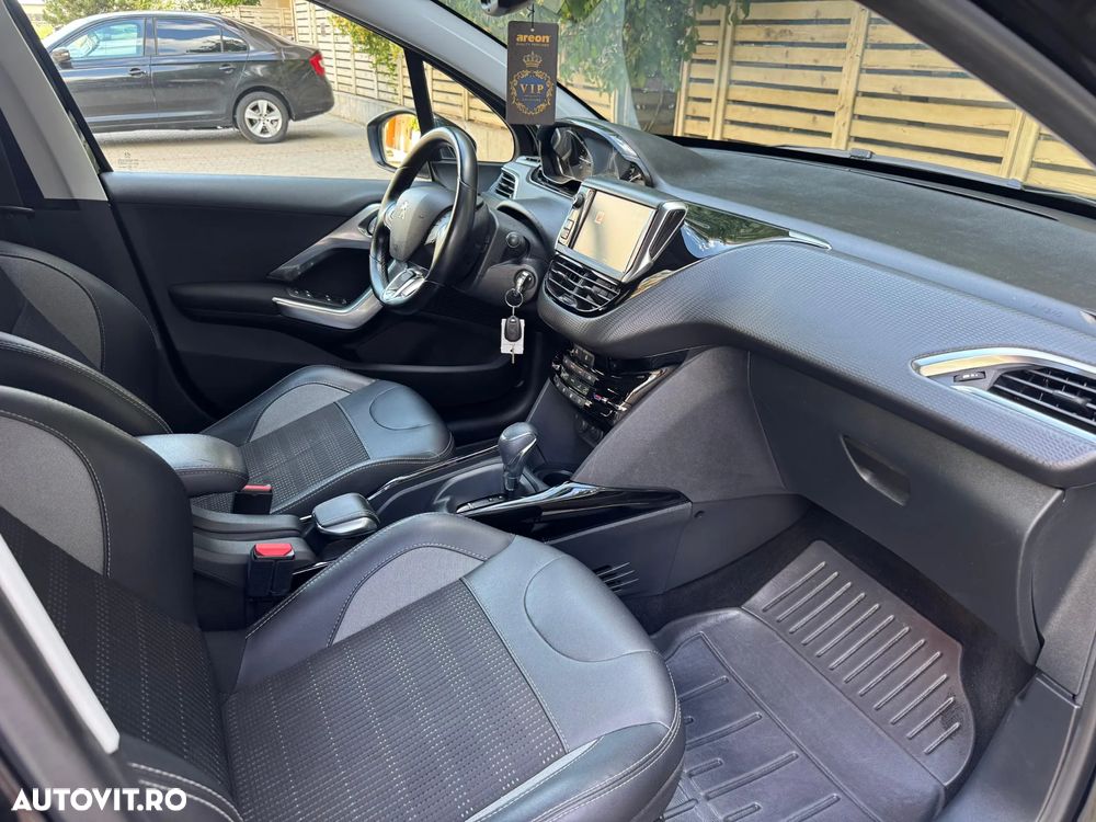 Peugeot 2008 PureTech 110 GPF Stop&Start EAT6 Allure - 7
