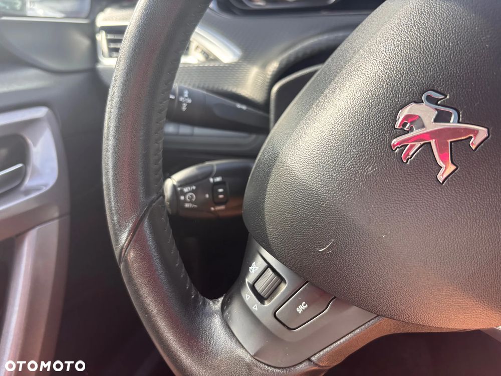 Peugeot 2008 PureTech 82 Style - 21