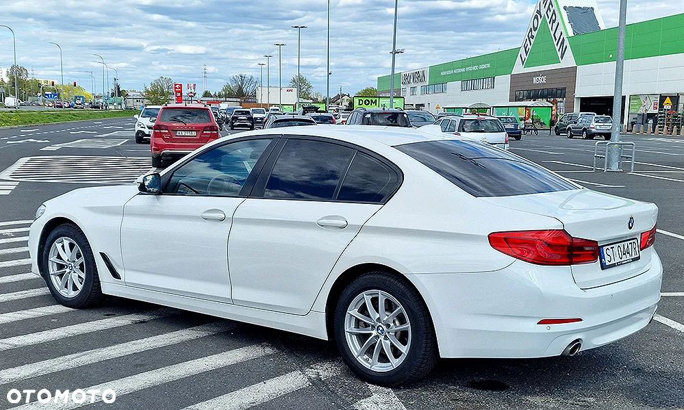 BMW Seria 5 518d Business Edition - 11