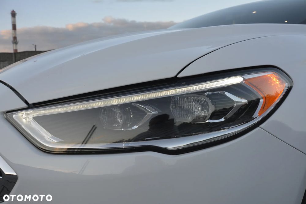 Ford Fusion - 32