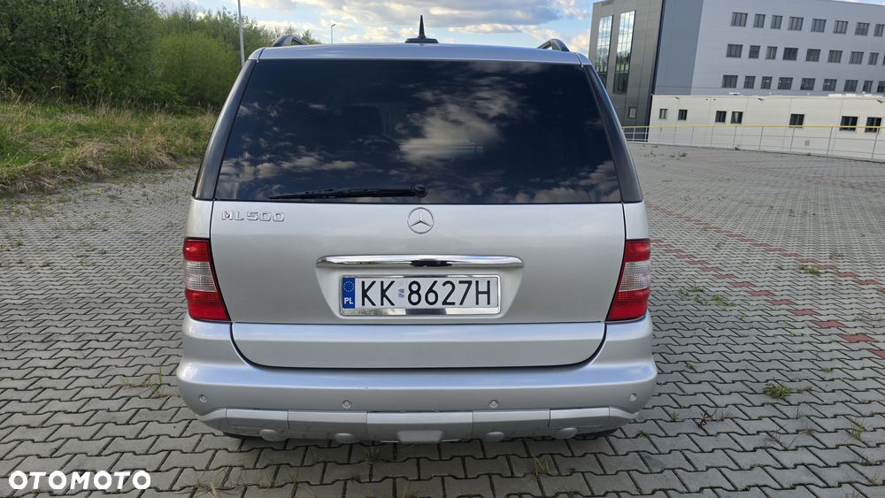 Mercedes-Benz ML 500 - 6