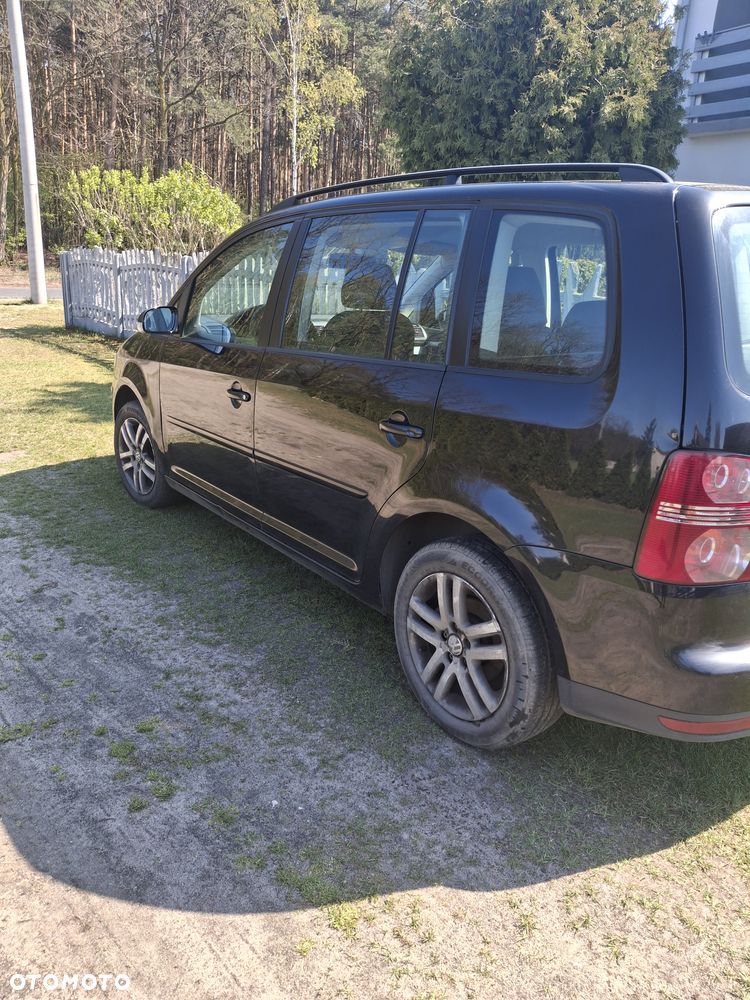 Volkswagen Touran - 6