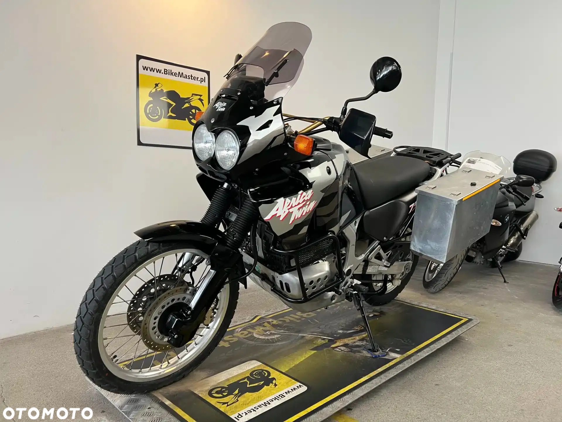 Honda XRV