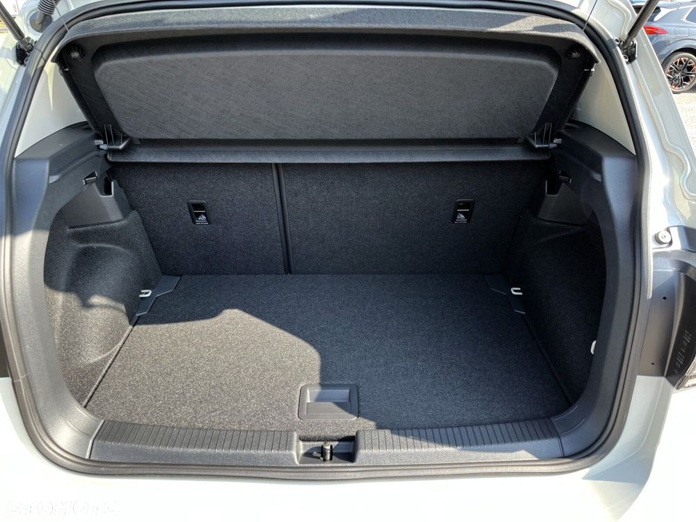 Volkswagen T-Cross 1.0 TSI Life Plus - 32