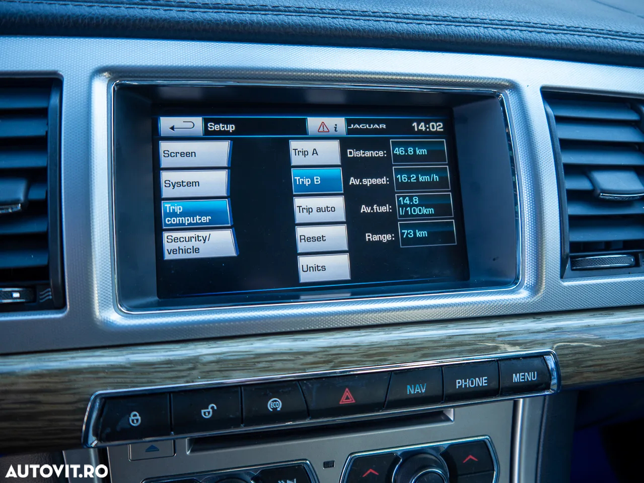 Jaguar XF 2.2D - 39