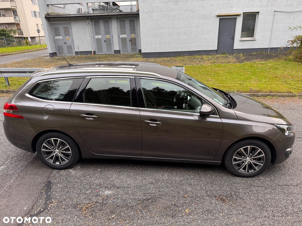 Peugeot 308 1.2 PureTech Allure S&S - 36