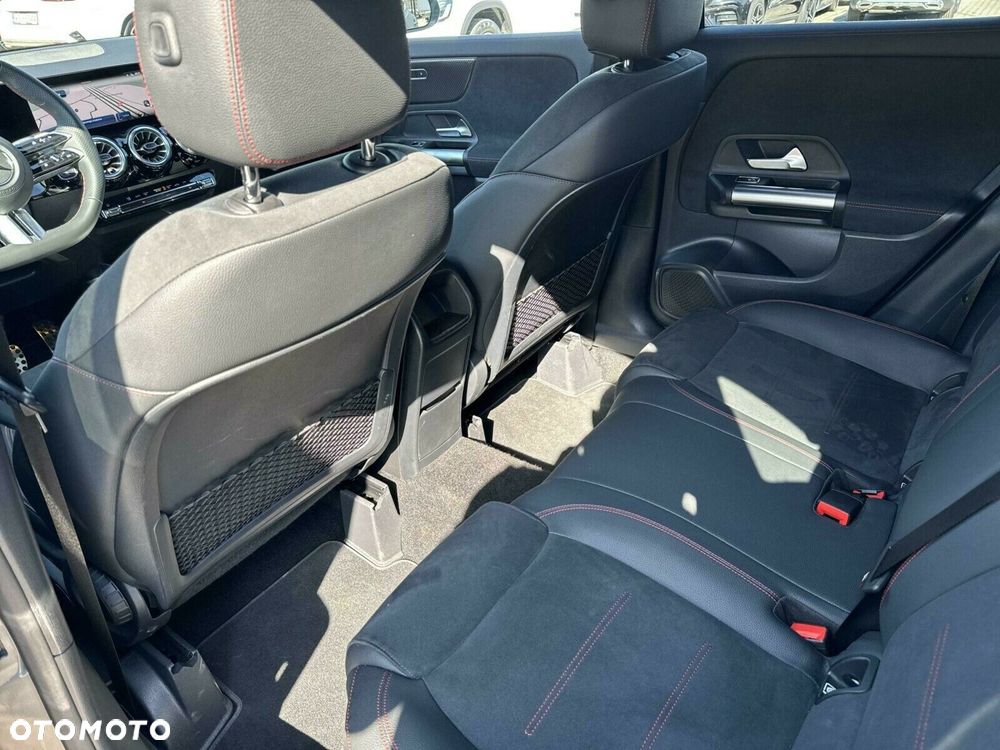 Mercedes-Benz GLA 200 AMG Line - 18