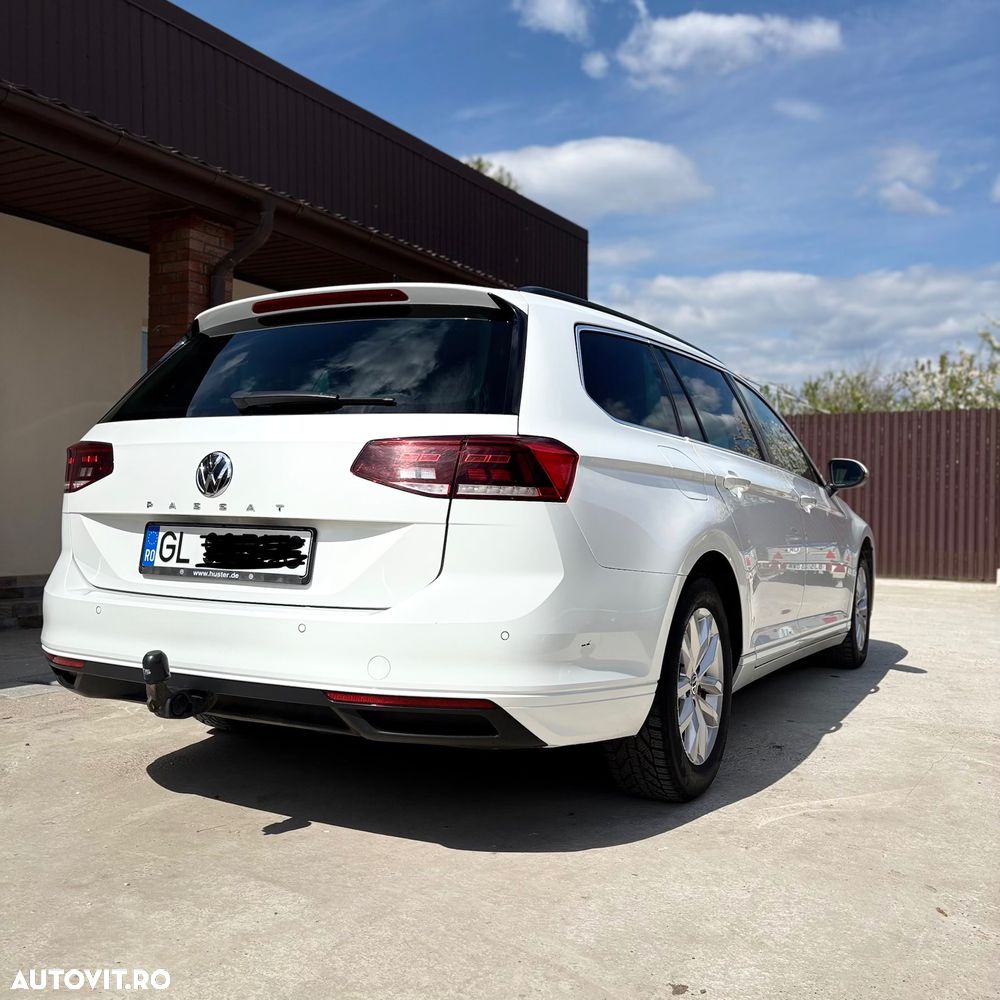 Volkswagen Passat 2.0 TDI SCR DSG - 3