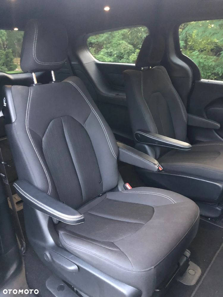 Chrysler Pacifica - 9