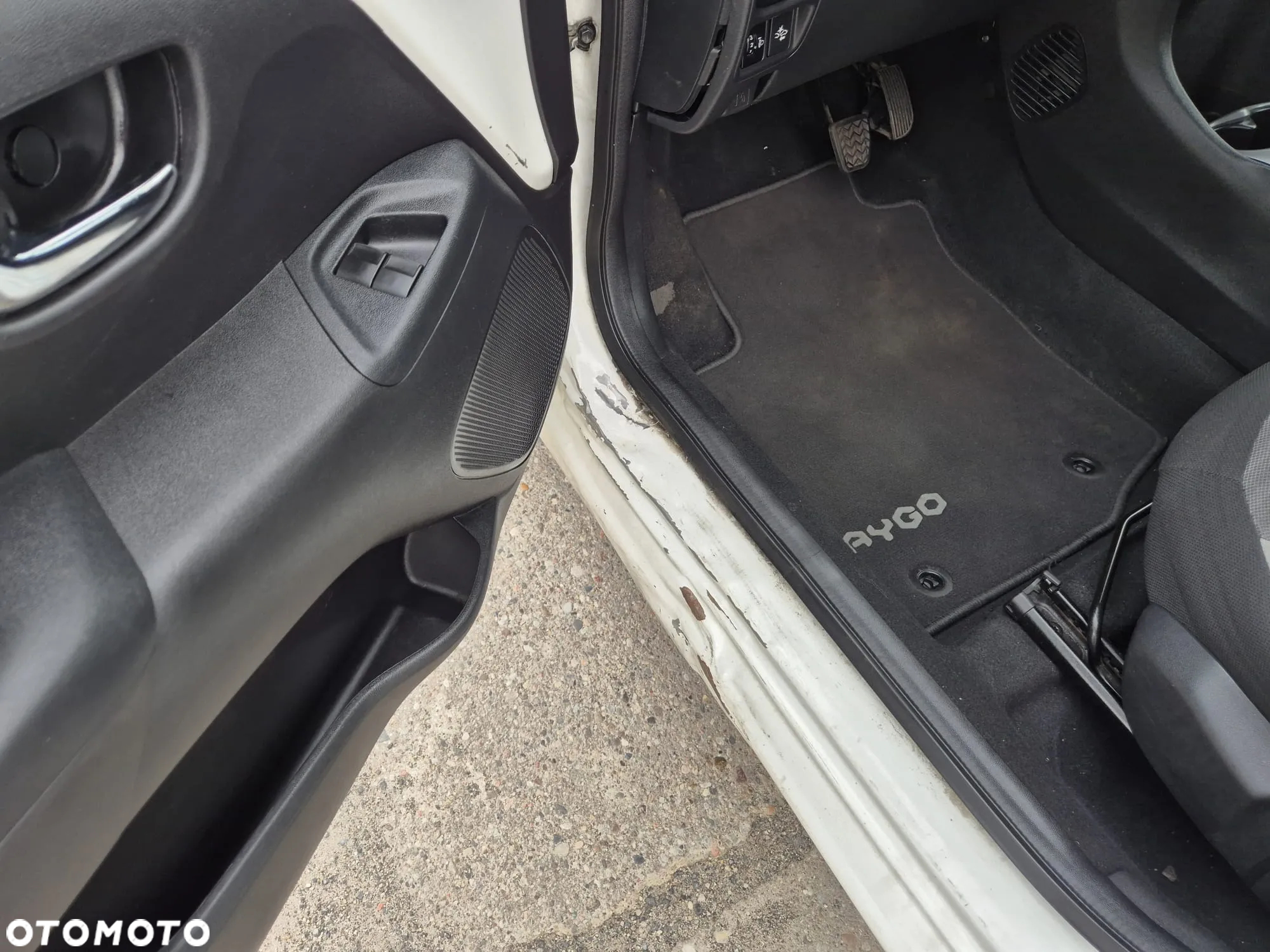 Toyota Aygo x.shift x-play connect - 11