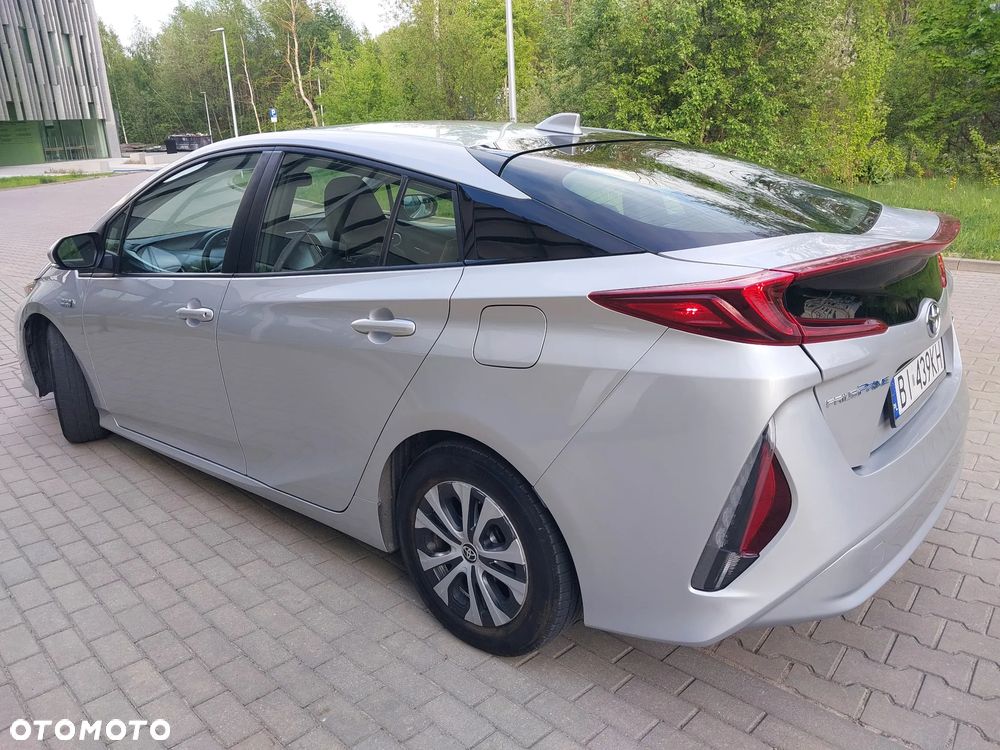 Toyota Prius Hybrid - 10