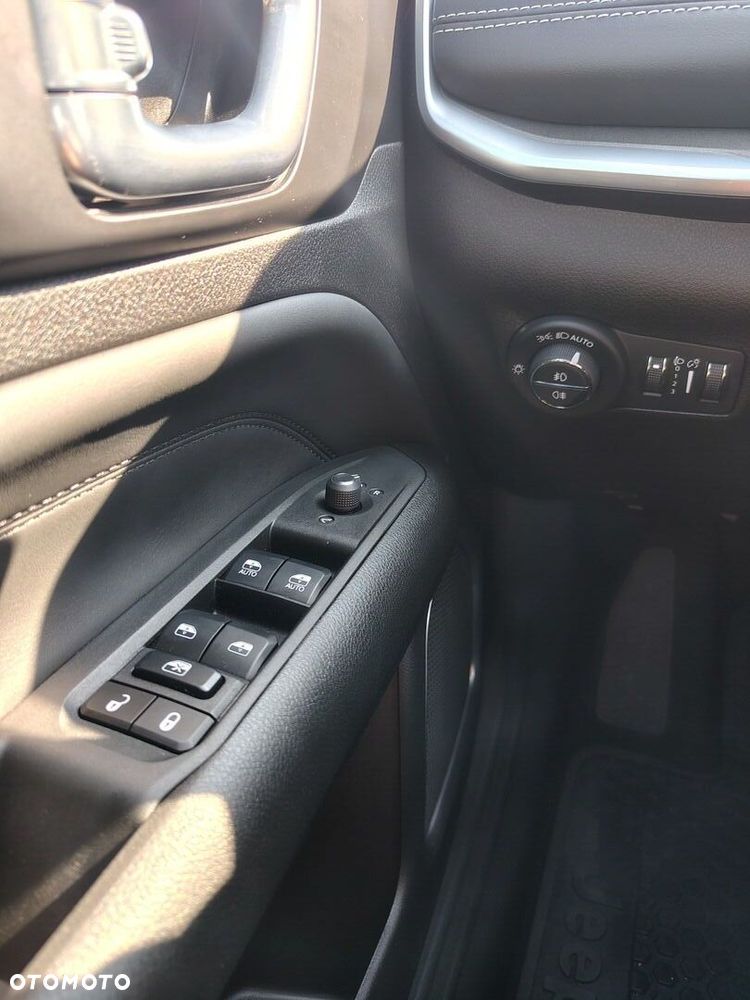Jeep Compass - 12