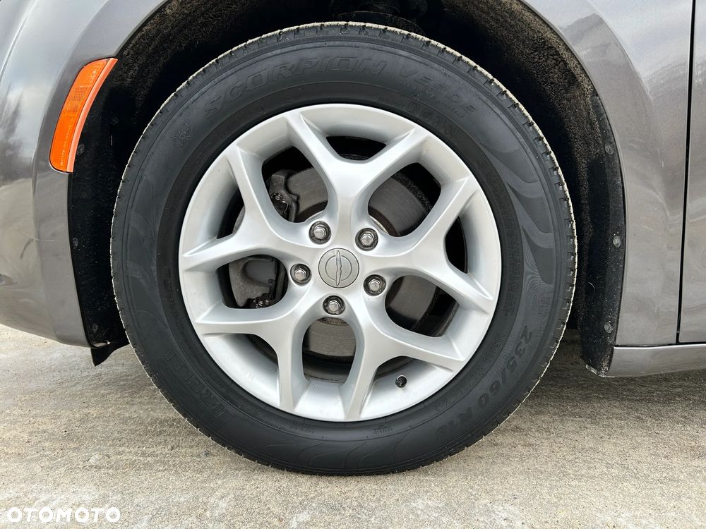 Chrysler Pacifica - 7