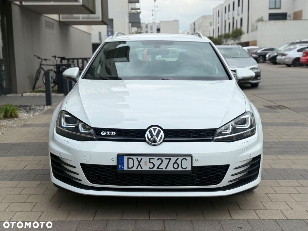 Volkswagen Golf - 5