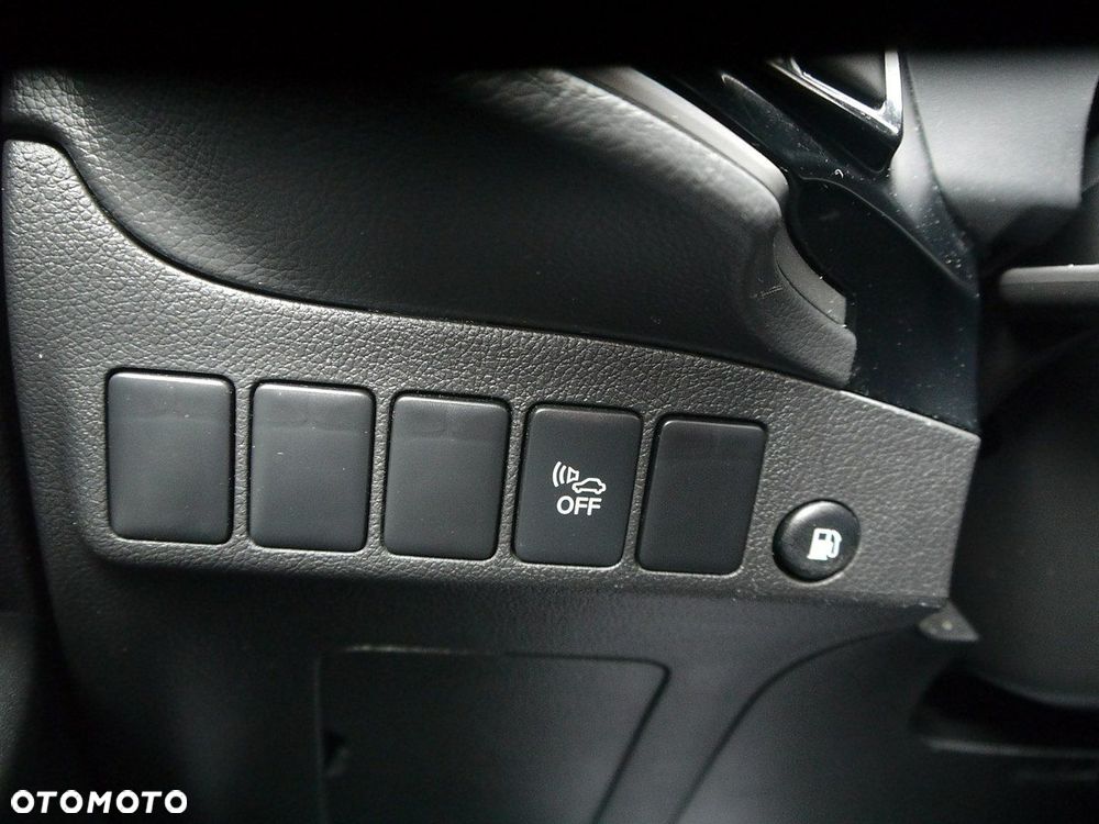 Mitsubishi Outlander - 38