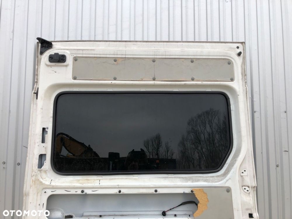 DRZWI TYŁ PRAWE PRZESUWNE - 2294.00 PLN - MAN TGE Autobus 2017 - 2022 2.0 TDI 130 kW [177 KM] olej - 6