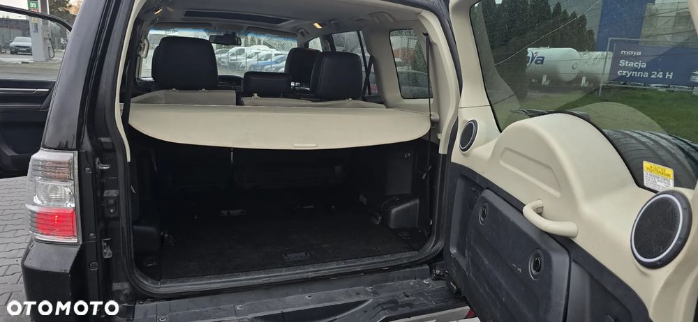 Mitsubishi Pajero 3.2 DID Intense - 14