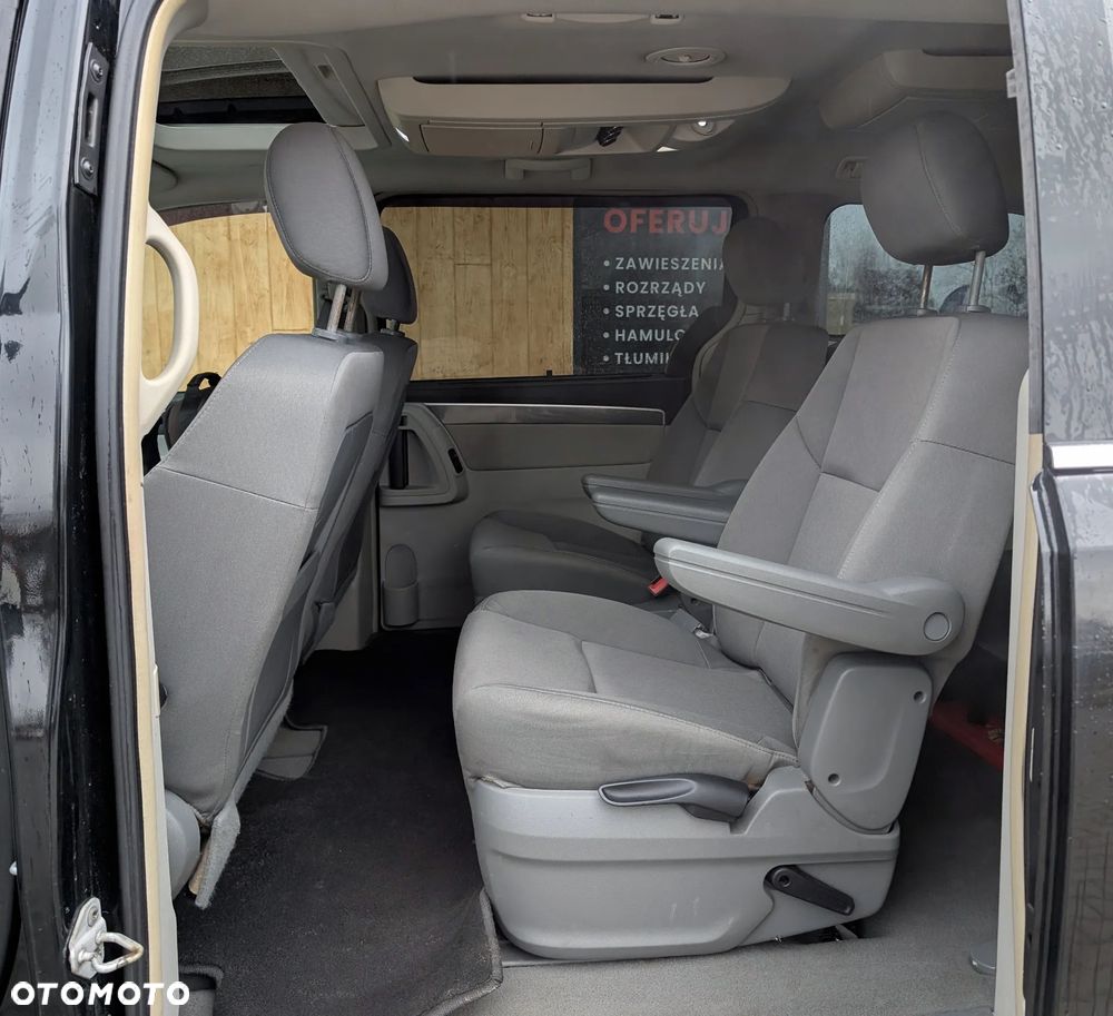 Volkswagen Routan - 7