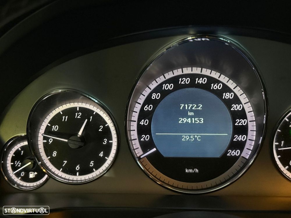 Mercedes-Benz E 220 CDi Avantgarde BlueEfficiency - 20