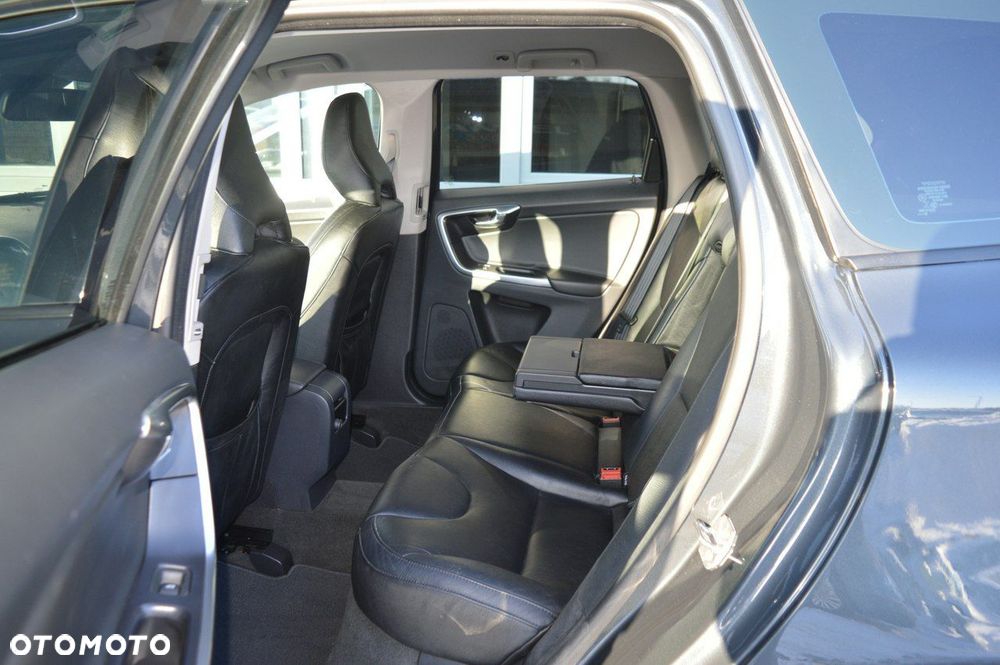 Volvo XC 60 D3 Drive-E Kinetic - 32