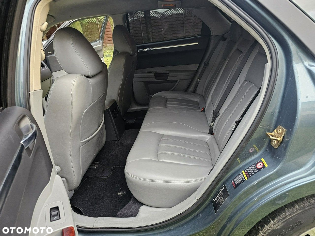 Chrysler 300C - 16