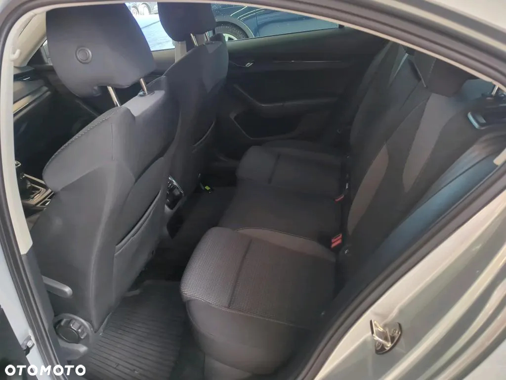 Skoda Octavia 1.5 TSI ACT Ambition - 9
