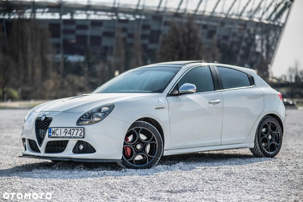 Alfa Romeo Giulietta ver-1750-tbi-quadrifoglio-verde - 2