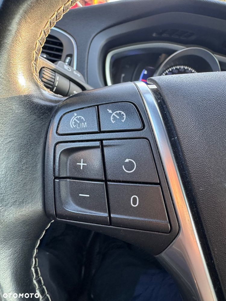 Volvo V40 D3 Geartronic Momentum - 15