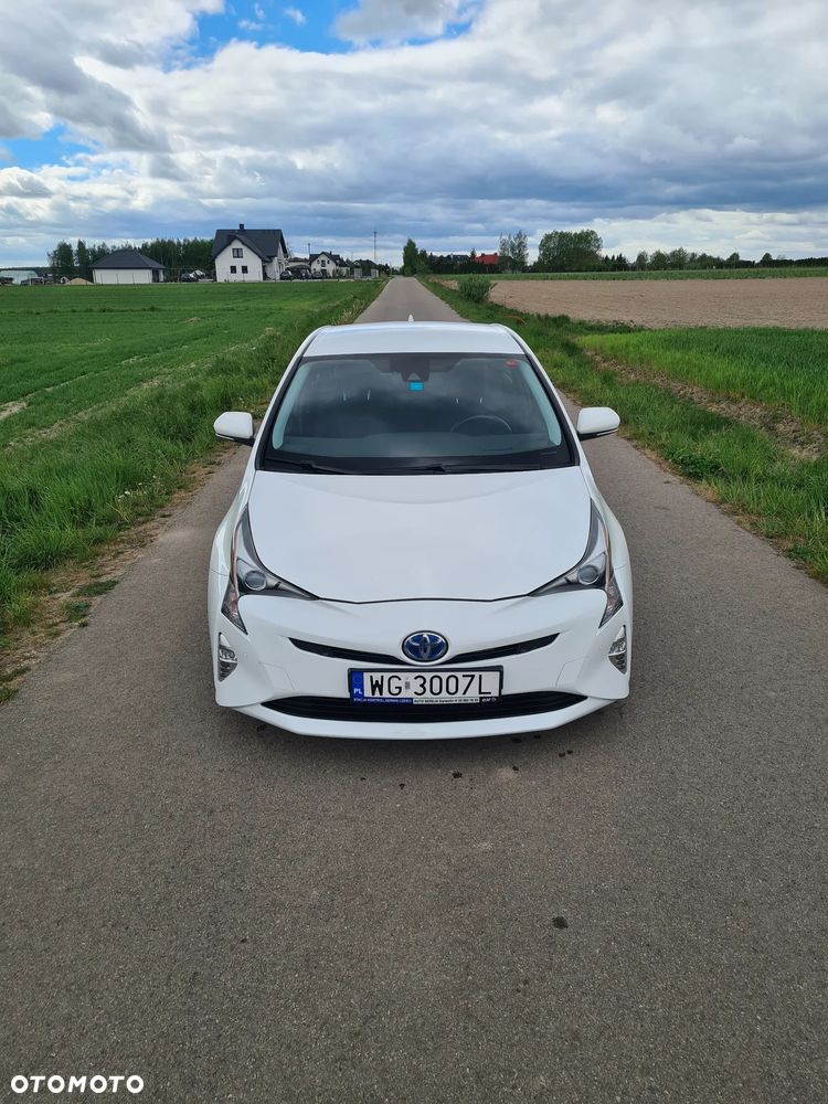 Toyota Prius Hybrid Executive - 17