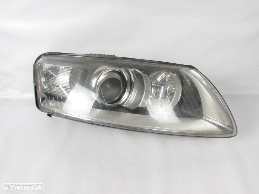 Farol Xenon Direito Seminovo/ Original AUDI A6 (4F2, C6)/AUDI A6 Avant (4F5, C6) - 1
