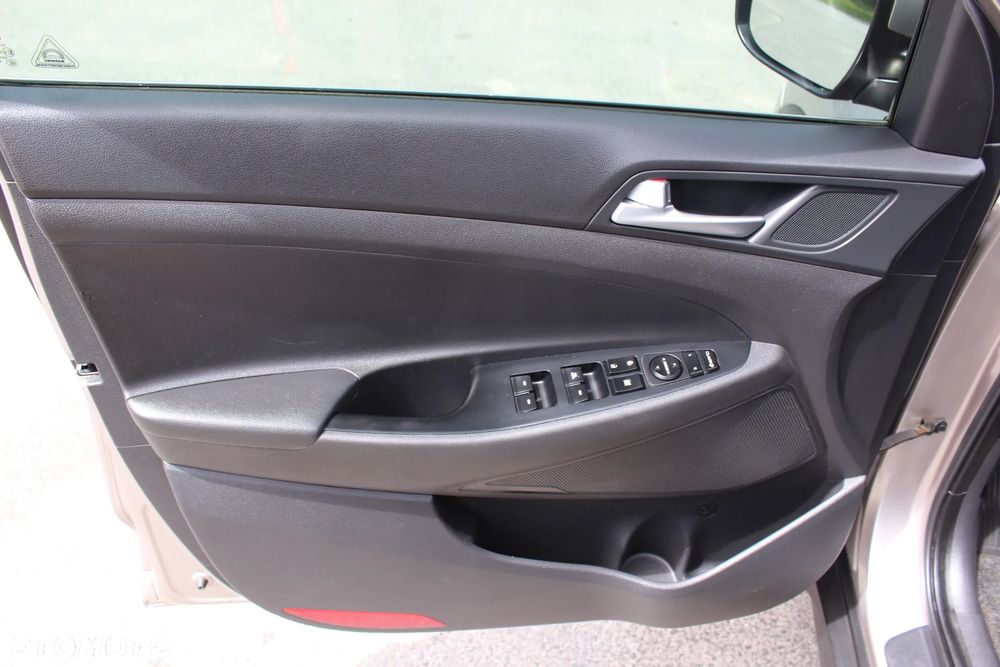 Hyundai Tucson blue 1.7 CRDi 2WD DCT Premium - 19