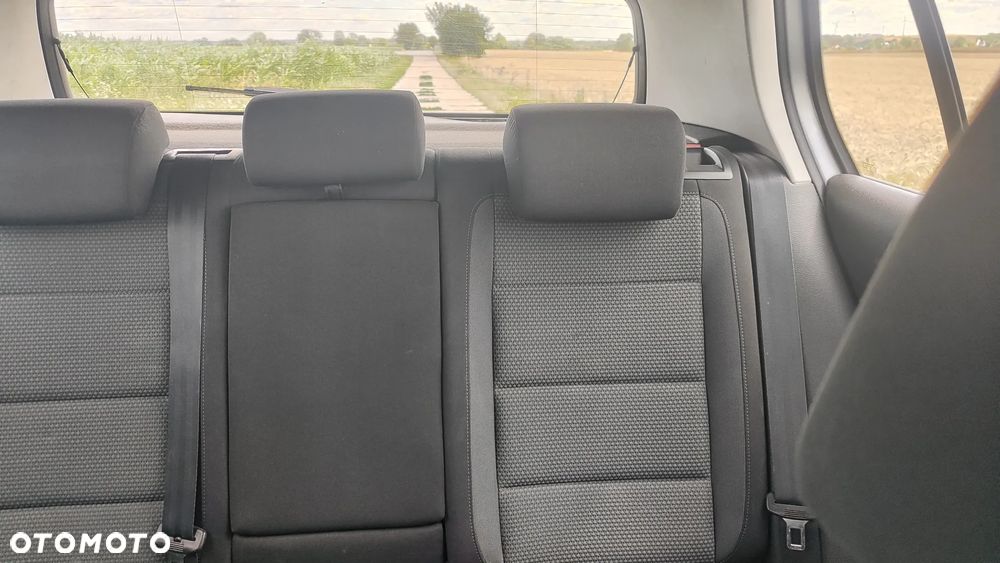 Volkswagen Golf 1.6 TDI DPF Comfortline - 14