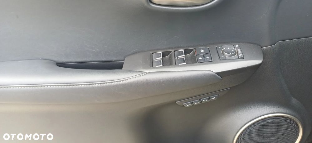 Lexus NX 300 - 26