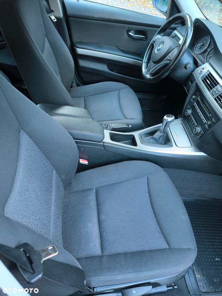 BMW Seria 3 318i - 6
