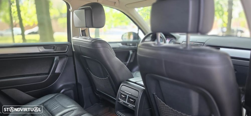 VW Touareg 3.0 TDI V6 Top Tiptronic - 10