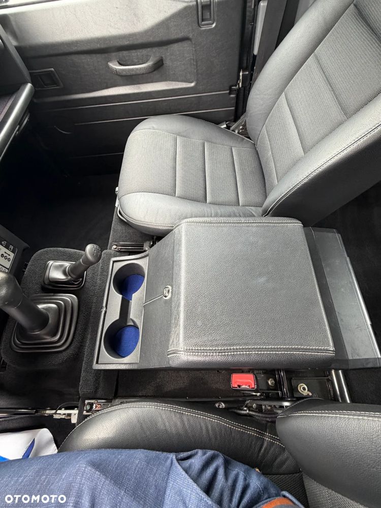 Land Rover Defender 90 DPF Hard Top E - 14