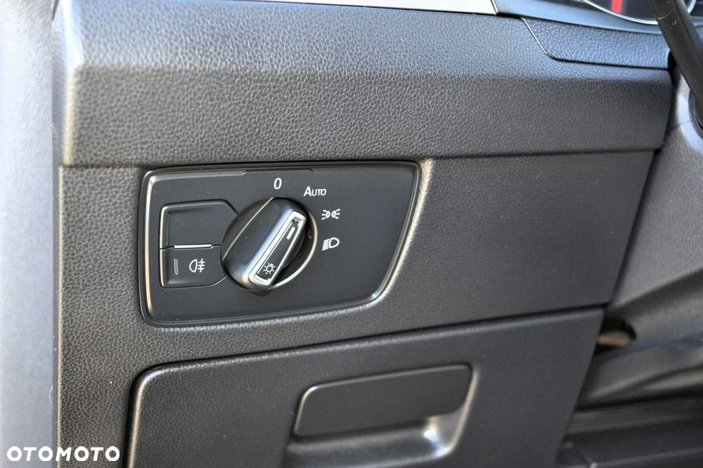 Volkswagen Passat - 27