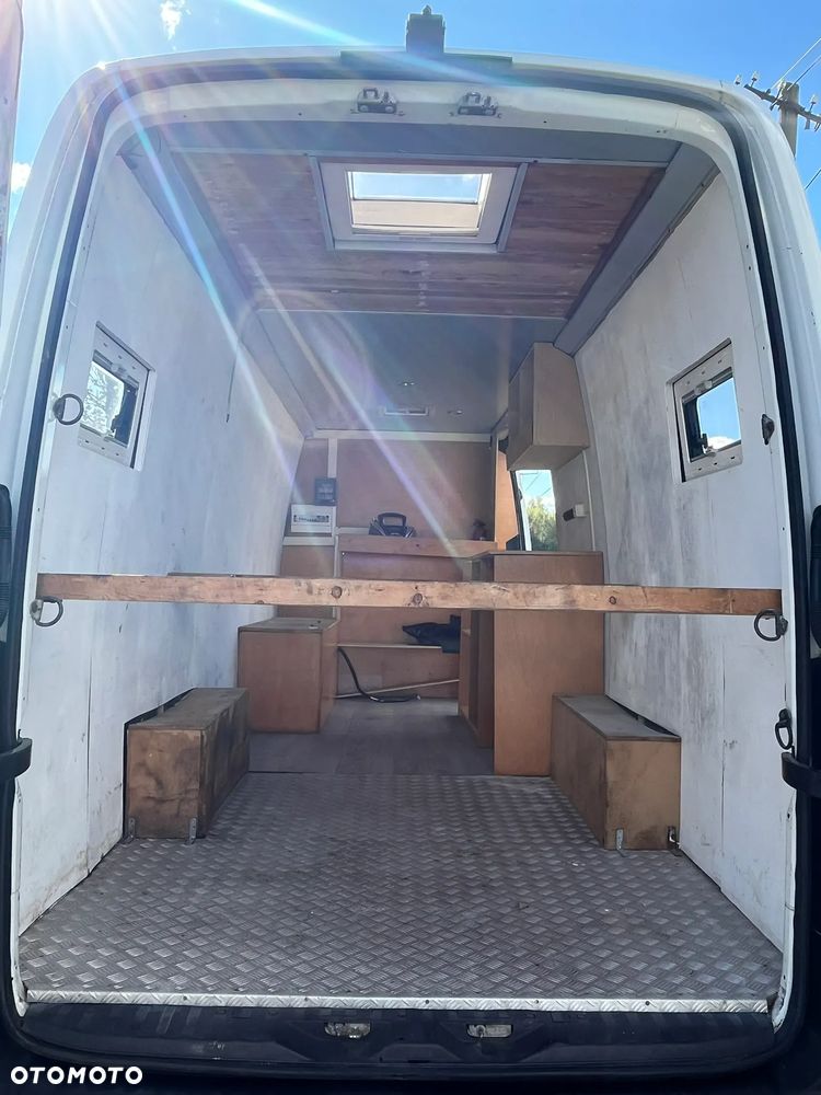 Mercedes-Benz Sprinter - 21