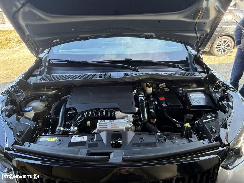 Peugeot 2008 1.2 PureTech GT EAT8 - 44