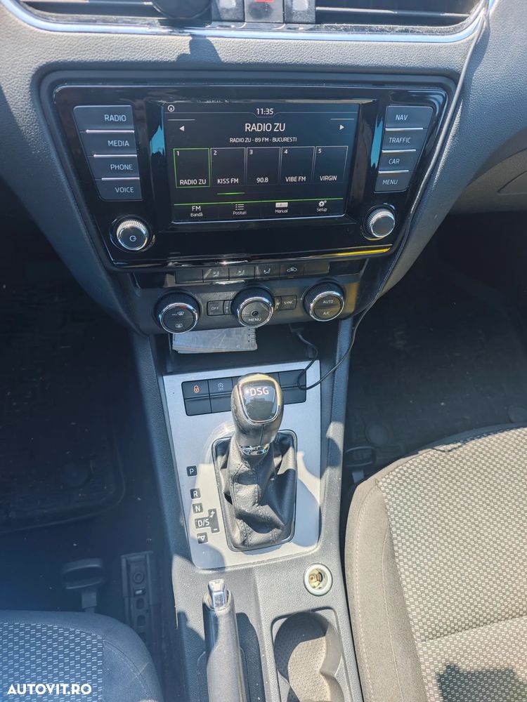 Skoda Octavia 1.6 TDI DSG Style - 6