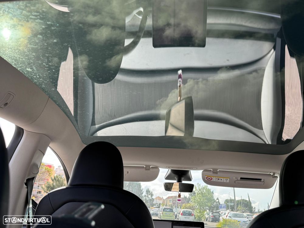 Tesla Model Y Performance Dual Motor AWD - 14