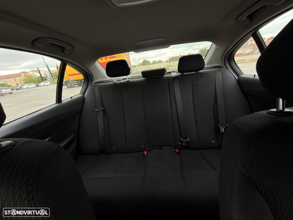 BMW 316 d Pack M - 11
