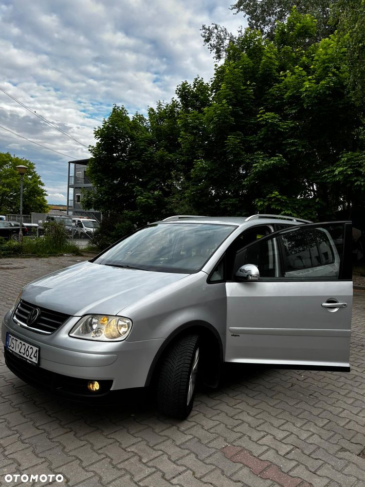 Volkswagen Touran 2.0 TDI Highline - 14
