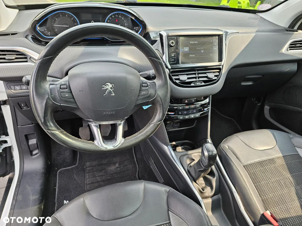 Peugeot 2008 1.2 VTi Allure - 17