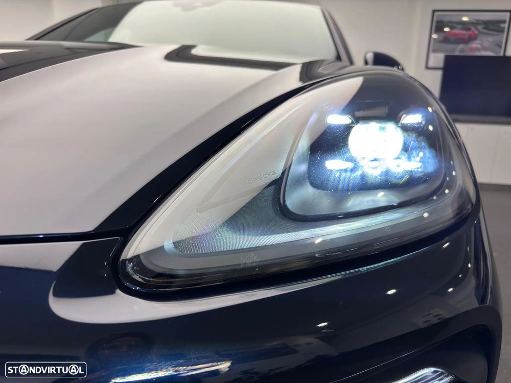 Porsche Cayenne Coupé E-Hybrid - 11
