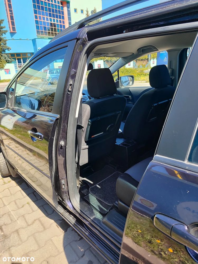 Mazda 5 - 10