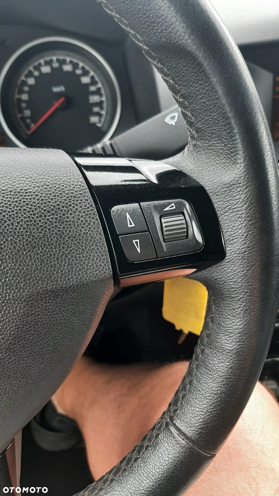 Opel Astra GTC 1.4 Cosmo - 22