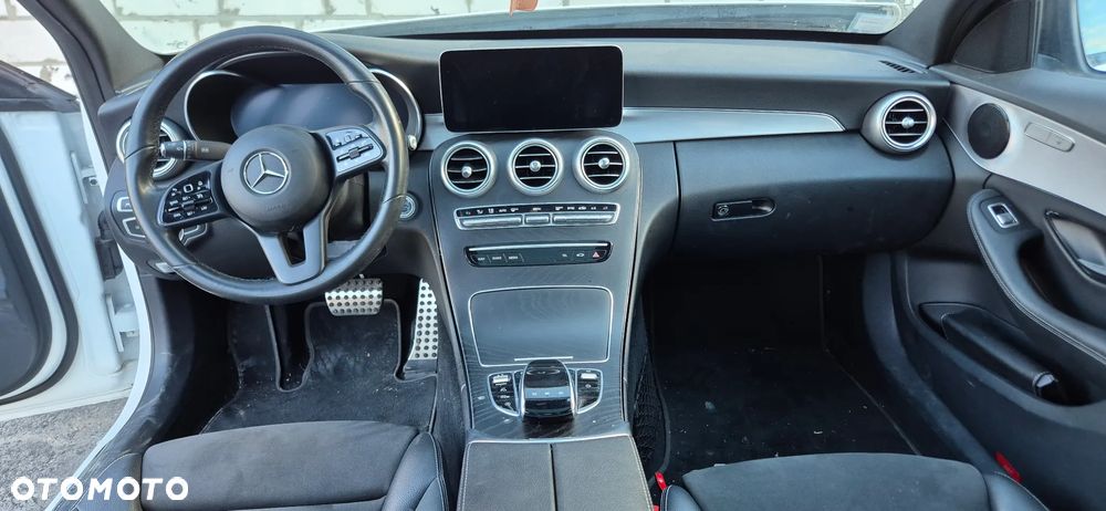 Mercedes-Benz Klasa C 220 d 9G-TRONIC - 29